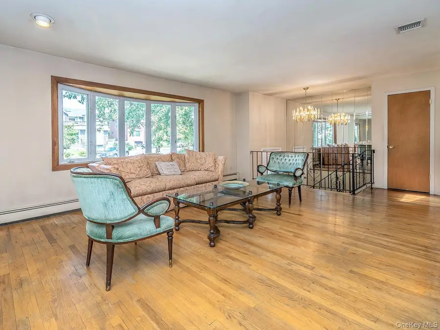 12 3rd Avenue, Port Washington, NY 11050 - #3