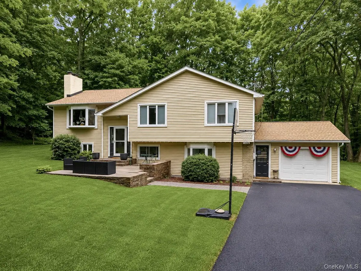386 Nashopa Road, Bloomingburg, NY 12721 - #1