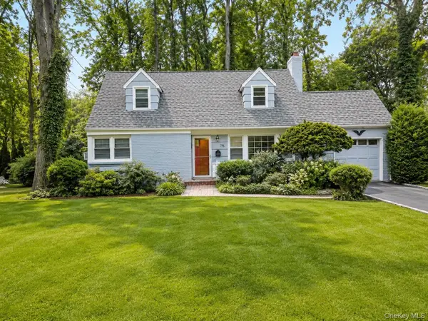 258 Steamboat Road, Great Neck, NY 11024