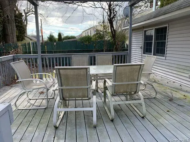 17 Giant Lane, Levittown, NY 11756 - #2