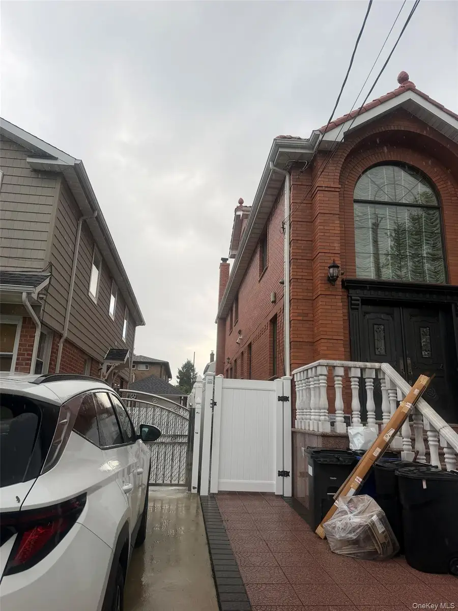 147-22 18th Avenue, Whitestone, NY 11357 - #3