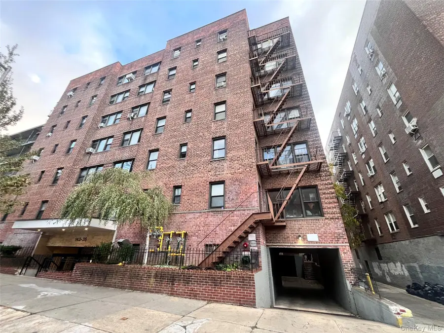 143-36 Barclay Ave #6C, Flushing, NY 11355 - #2