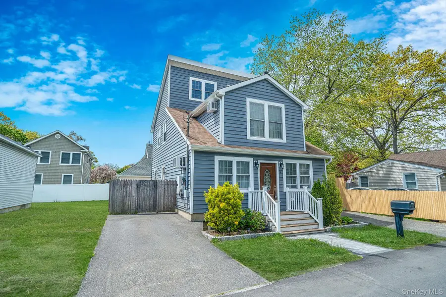 4 Morgan Avenue, Port Jefferson Station, NY 11776 - #2