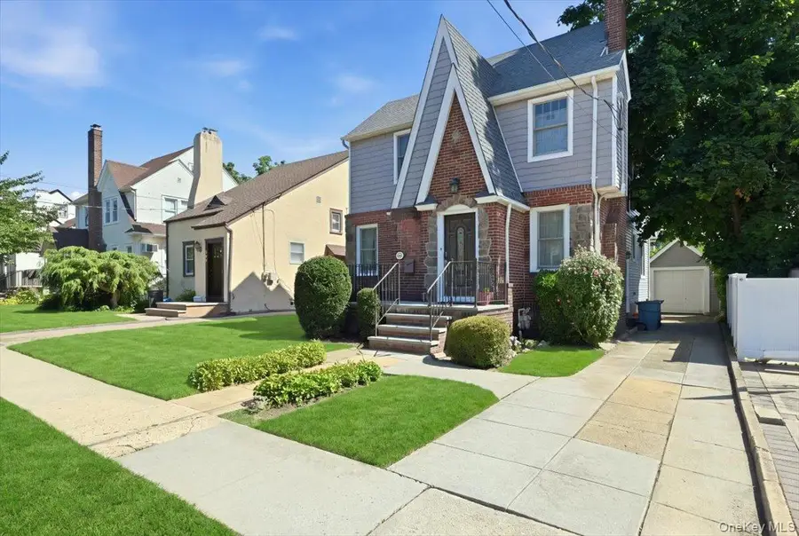 243 Spruce Street, West Hempstead, NY 11552 - #3