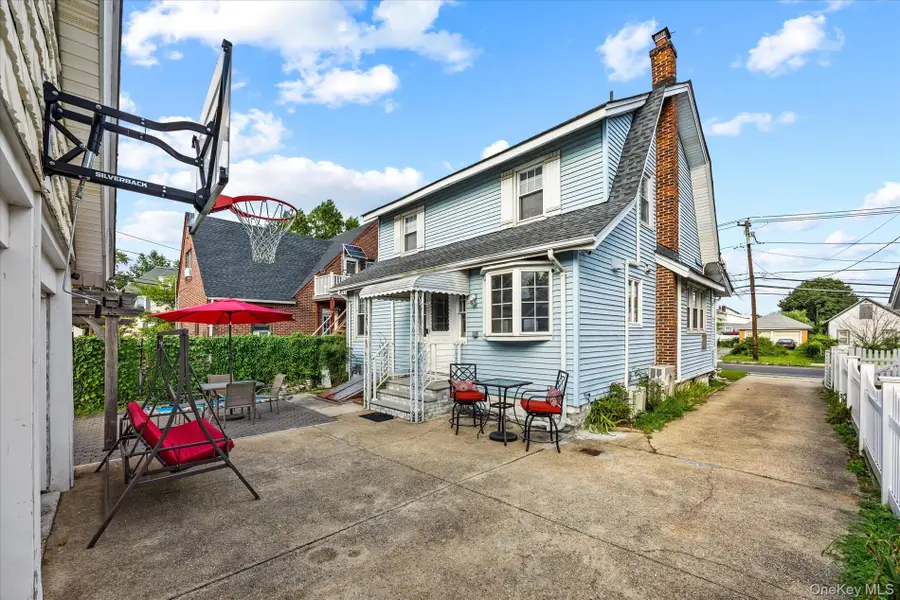 42 N Corona Avenue, Valley Stream, NY 11580 - #2