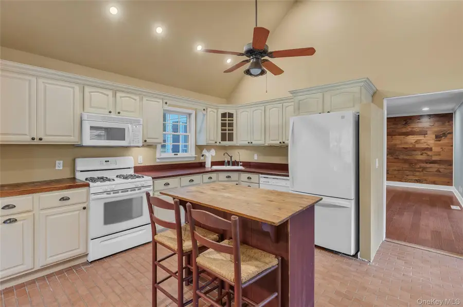 62 Douglaston Road, Sound Beach, NY 11789 - #3