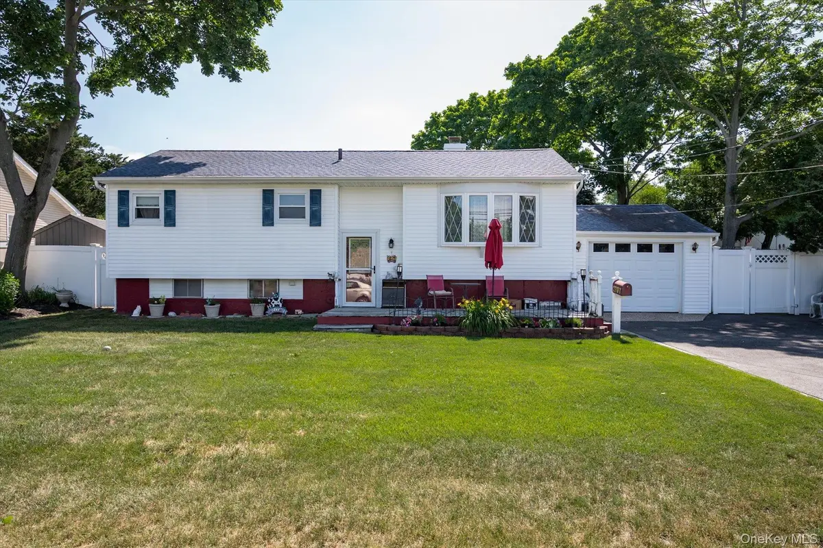 2707 Gull Avenue, Medford, NY 11763 - #1