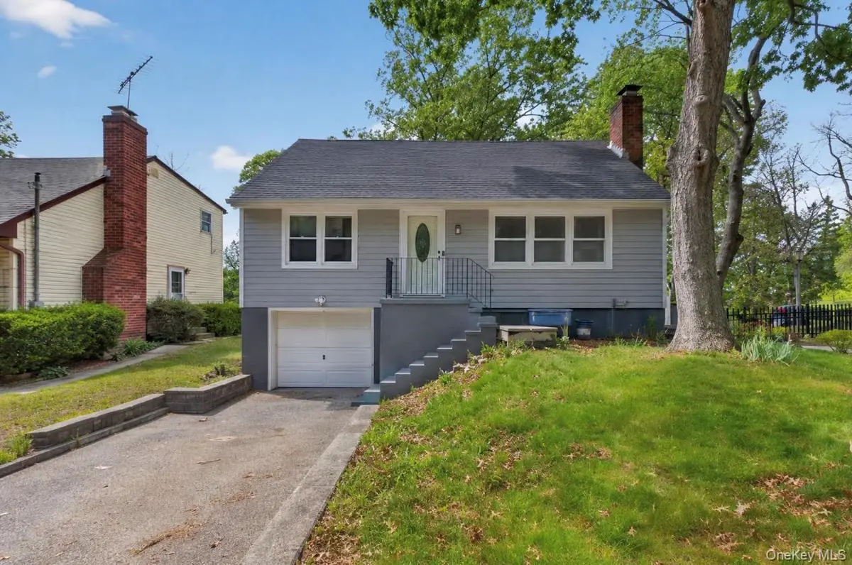 15 Bergen Court, Huntington Station, NY 11746 - #1