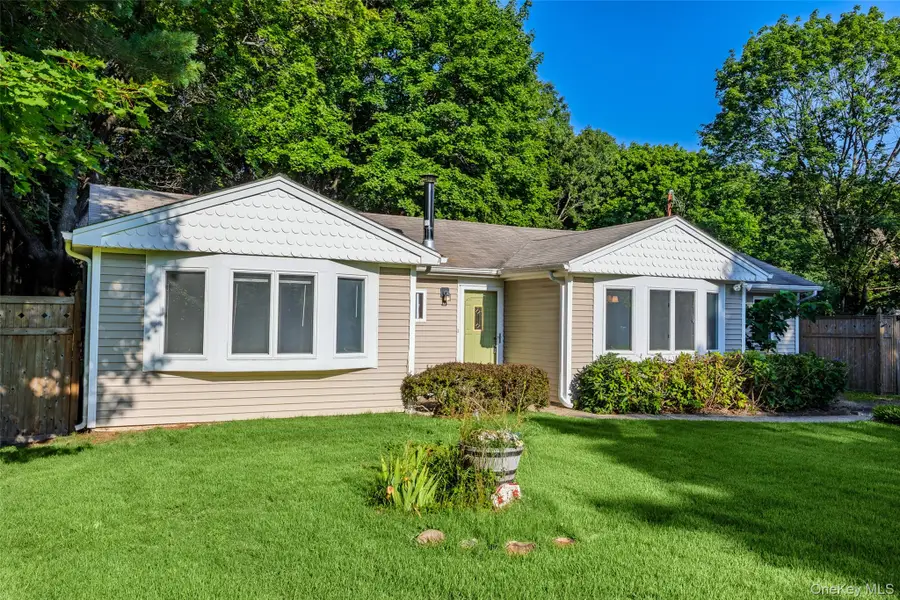 797 Waverly Avenue, Holtsville, NY 11742 - #2