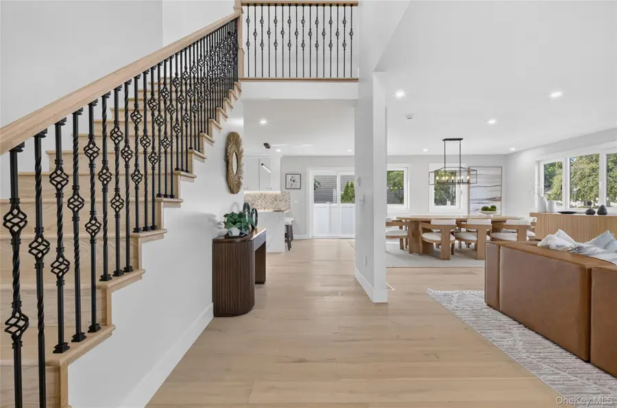 2 Lee Place, Old Bethpage, NY 11804 - #2