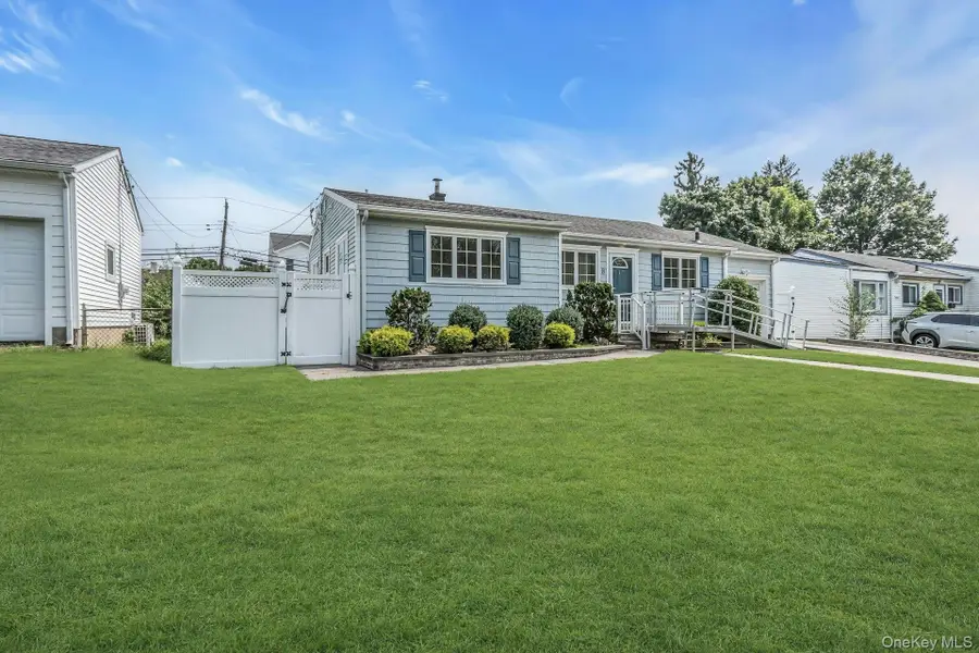 8 Gerhard Road, Plainview, NY 11803 - #3