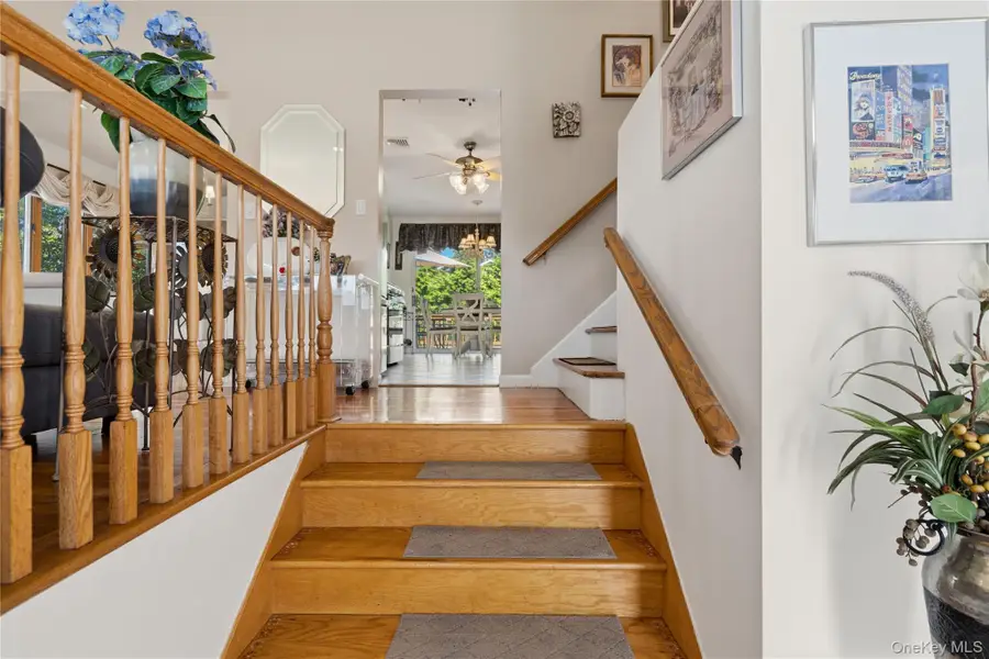 19 Jody Lane, Plainview, NY 11803 - #3
