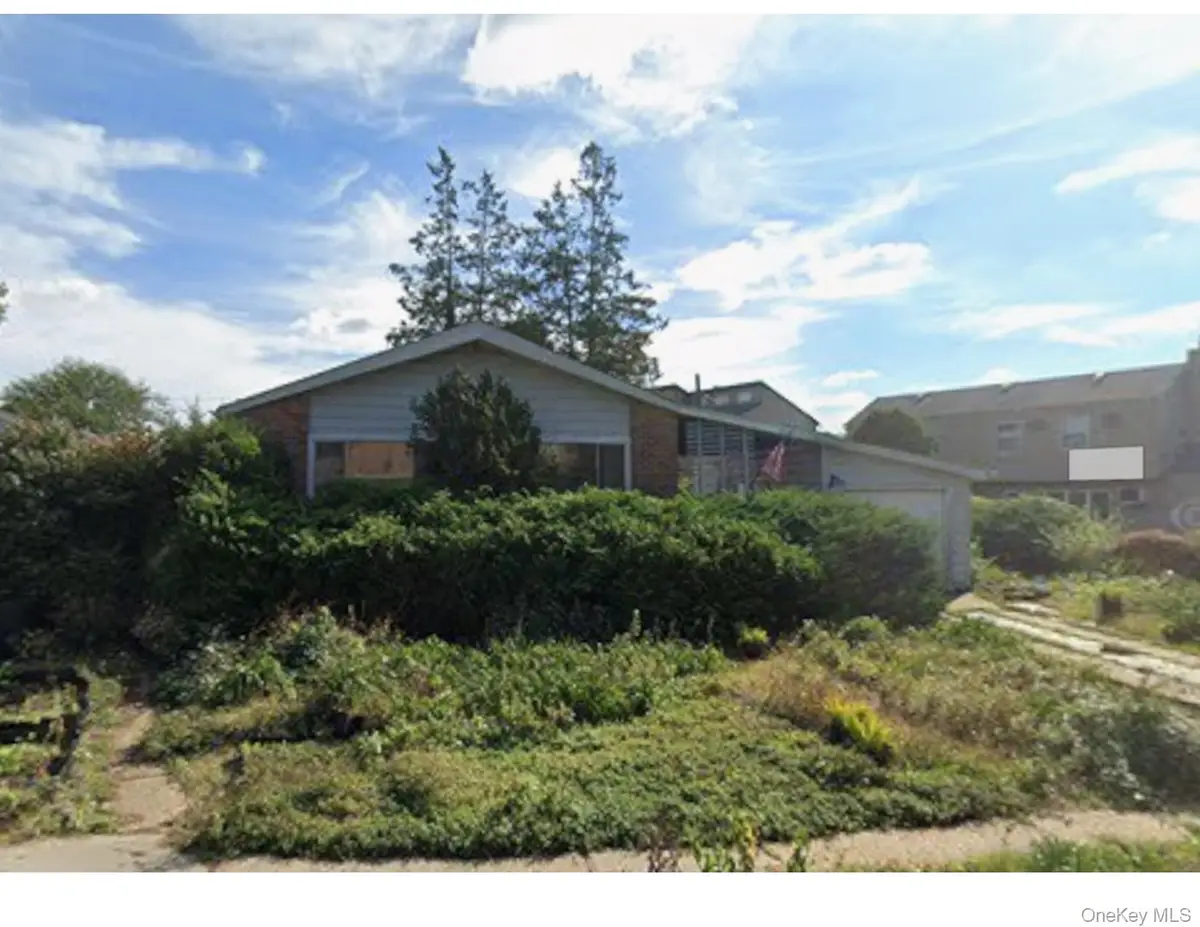 4 Brook Path, Plainview, NY 11803 - #1