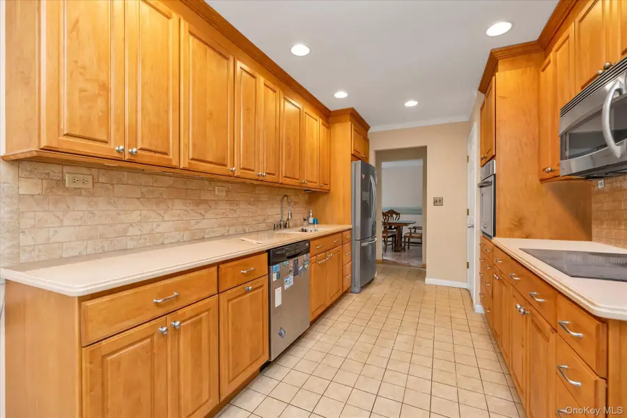 20 Lillian Street, Port Jefferson Station, NY 11776 - #2