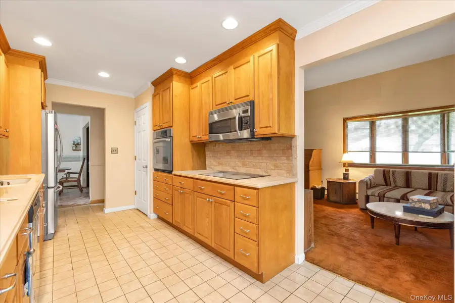 20 Lillian Street, Port Jefferson Station, NY 11776 - #3