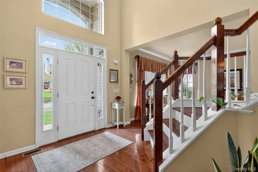 17 Oldwyck Crescent, Highland Mills, NY 10930 - #2