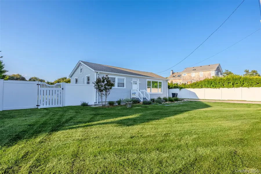 7 Laura Lee Drive, Center Moriches, NY 11934 - #3