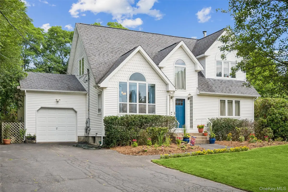 7 Jarvis Lane, Center Moriches, NY 11934 - #1