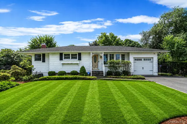 16 Jackson Avenue, Centereach, NY 11720