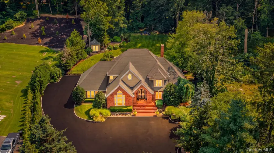 589 Caledonia Road, Dix Hills, NY 11746 - #2