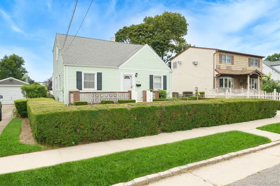 65 5th Street, Garden City Park, NY 11040 - #3