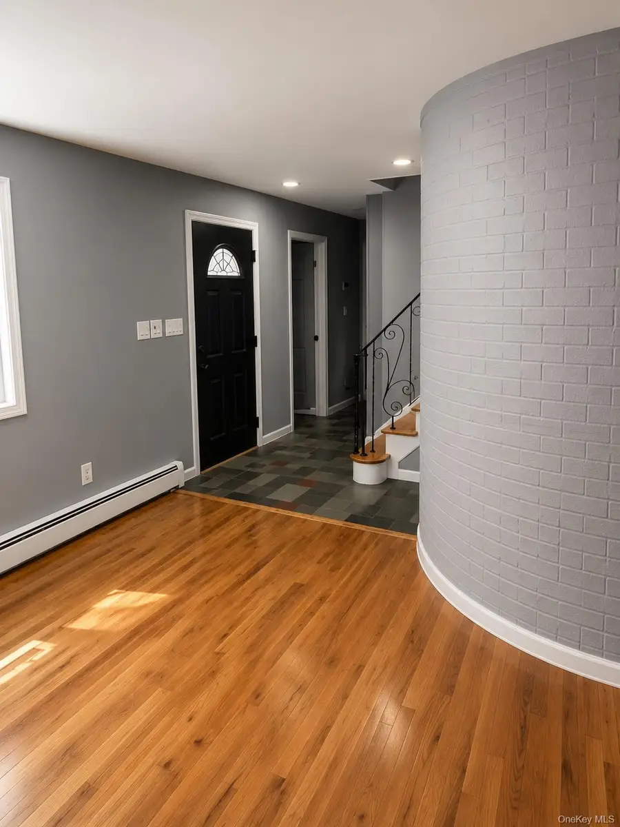 188 West End Avenue, Shirley, NY 11967 - #3