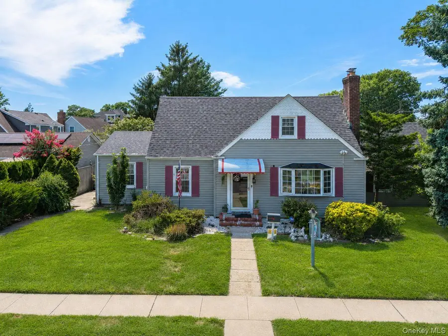 295 Ivy Avenue, Westbury, NY 11590 - #2