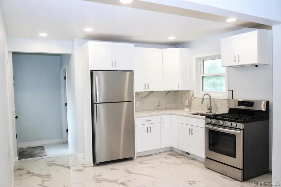 21 Randall Avenue, Lynbrook, NY 11563 - #3
