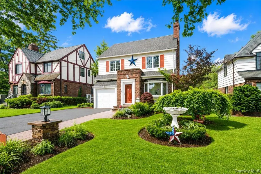 17 Piccadilly Downs, Lynbrook, NY 11563 - #3