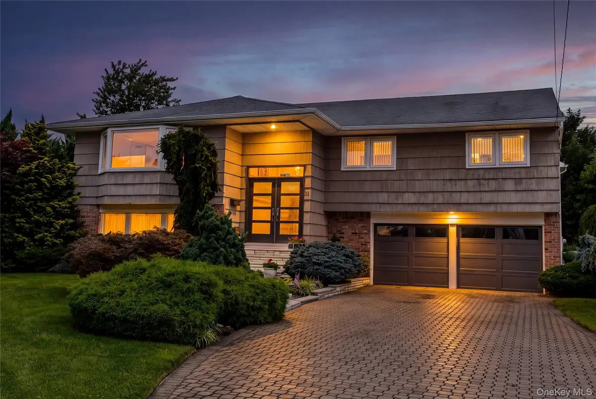 31 Lake Court, Massapequa, NY 11758 - #1