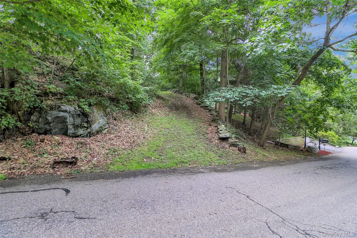 1 Pamela Place, Millwood, NY 10546 - #1