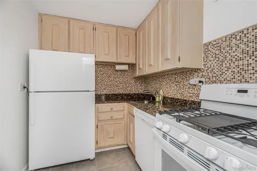 3333 Henry Hudson Parkway #22C, Bronx, NY 10463 - #3