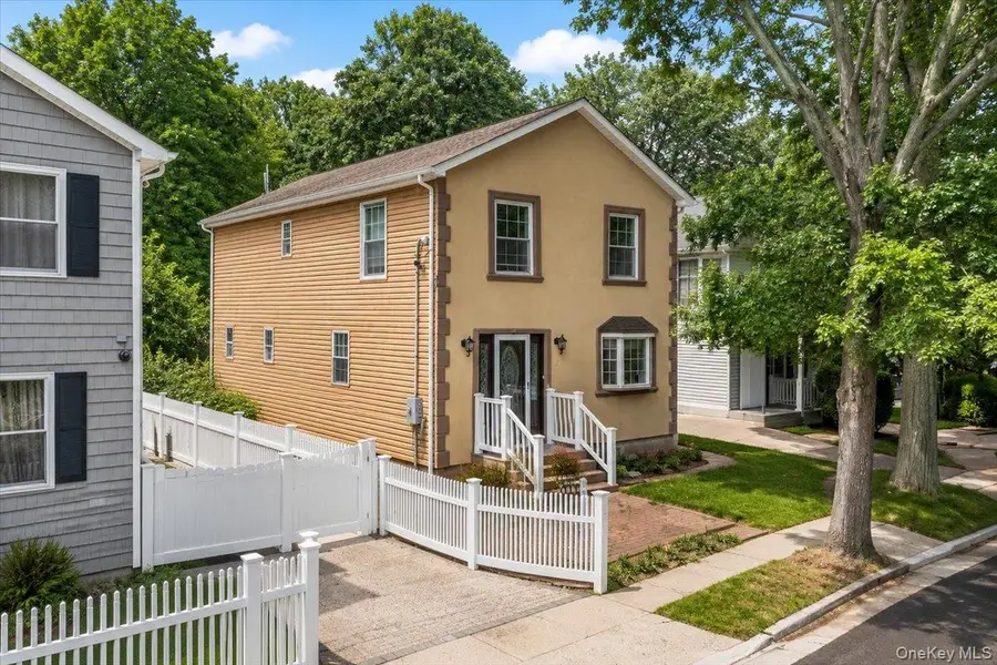 571 Park Avenue, West Hempstead, NY 11552 - #2