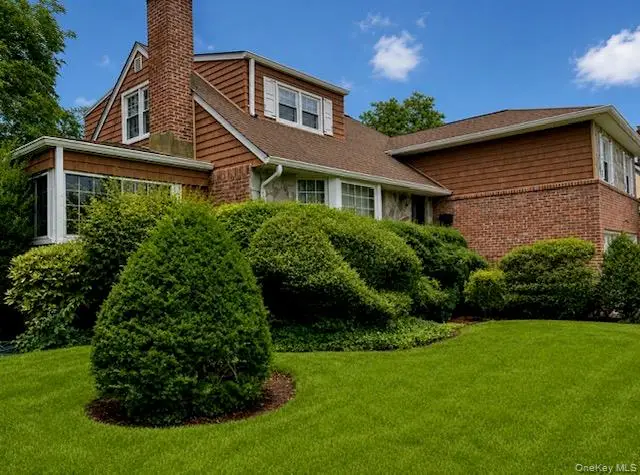 288 Brower Avenue, Rockville Centre, NY 11570 - #2