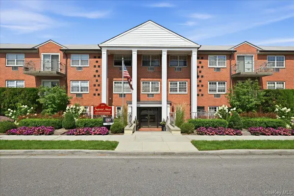 250 N Village Avenue #B2, Rockville Centre, NY 11570