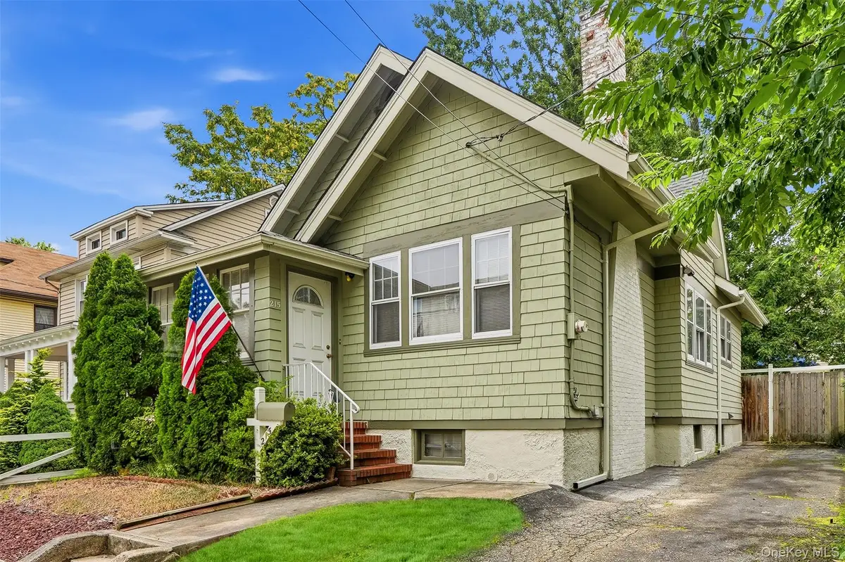 215 Demorest Avenue, Staten Island, NY 10314 - #1