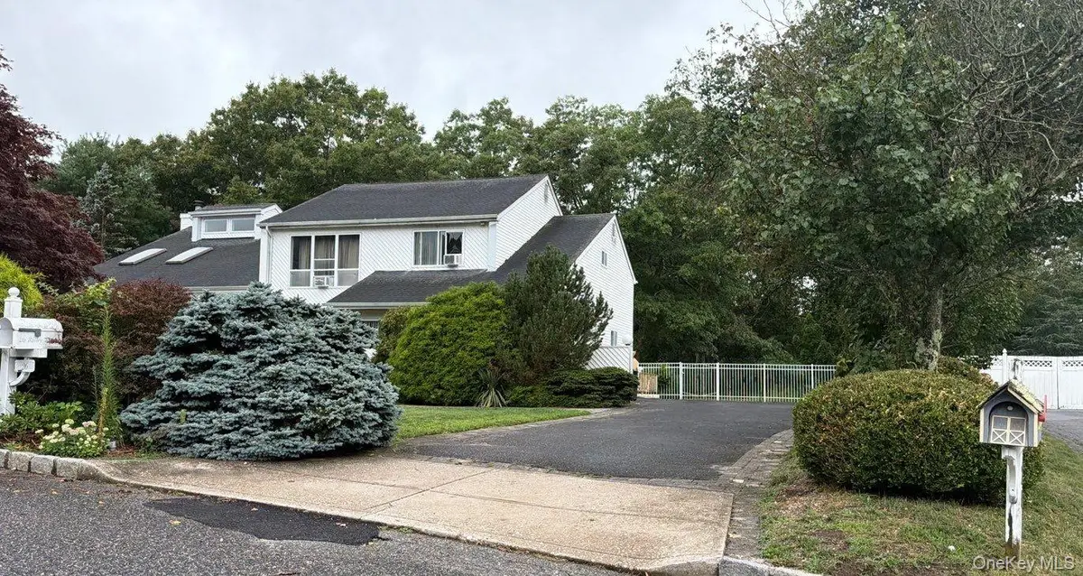 26 Bailey Lane, Manorville, NY 11949 - #1