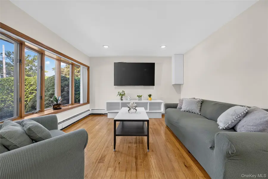 612 Marcellus Road, Williston Park, NY 11596 - #3