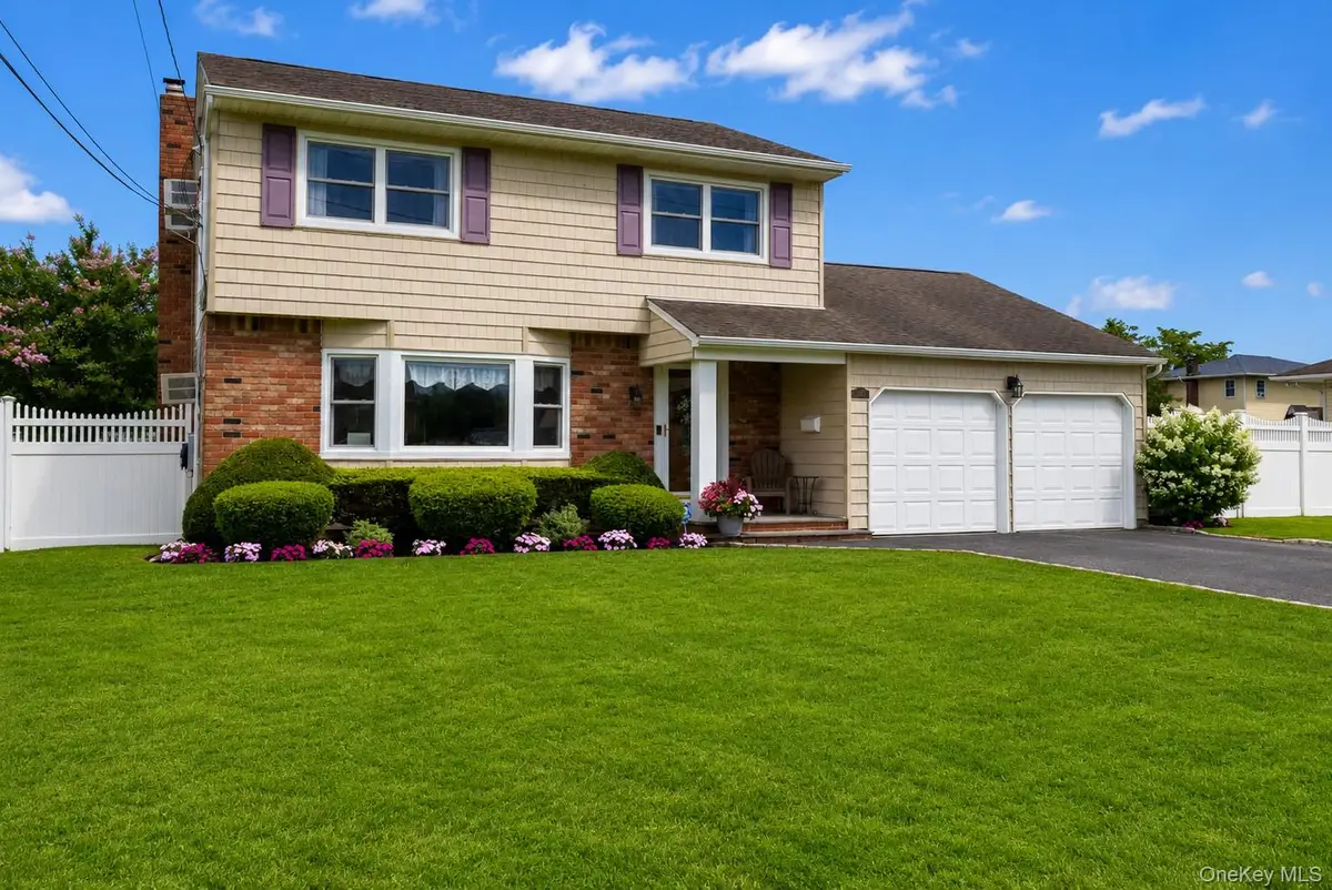 1453 10th Street, West Babylon, NY 11704 - #1