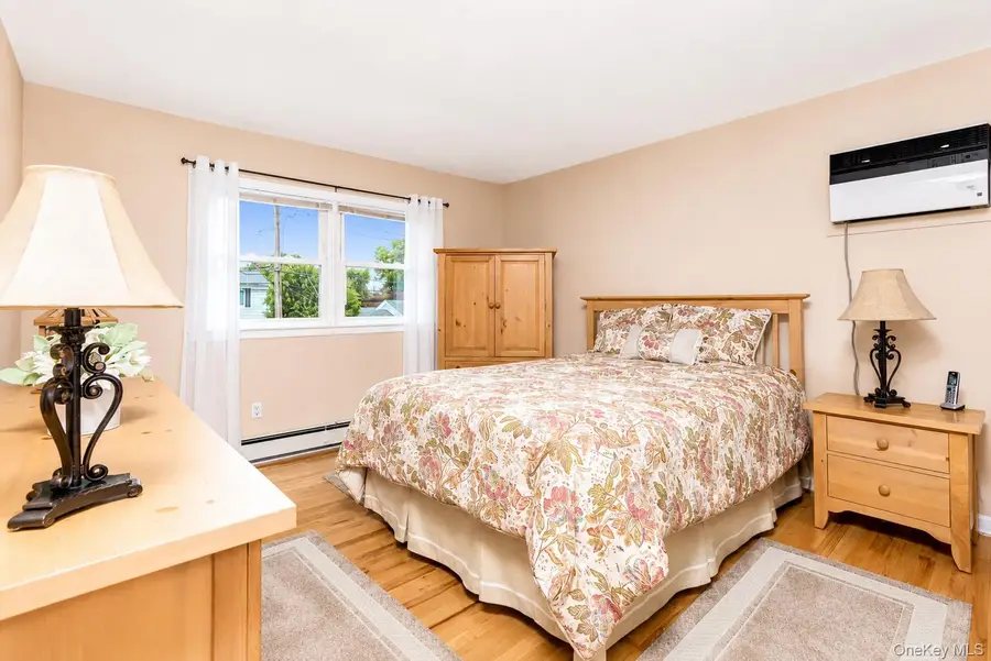 1453 10th Street, West Babylon, NY 11704 - #3