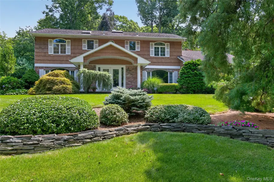 36 Arbor Lane, Dix Hills, NY 11746 - #2