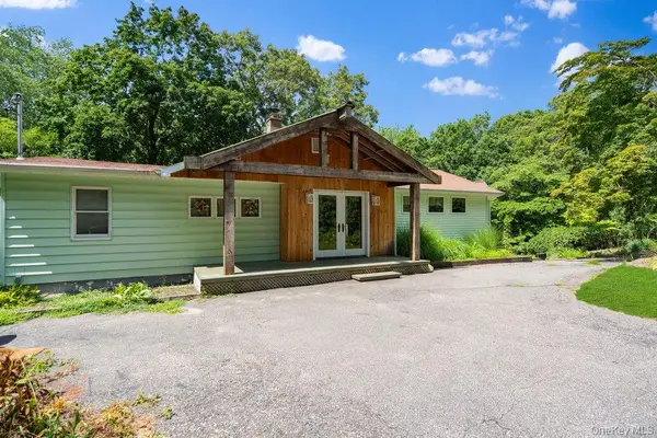 64 Sally Lane, Ridge, NY 11961