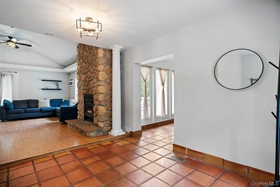 64 Sally Lane, Ridge, NY 11961 - #2