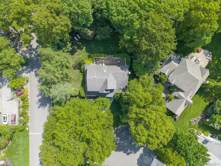 1 Fox Hollow Court, Dix Hills, NY 11746 - #2