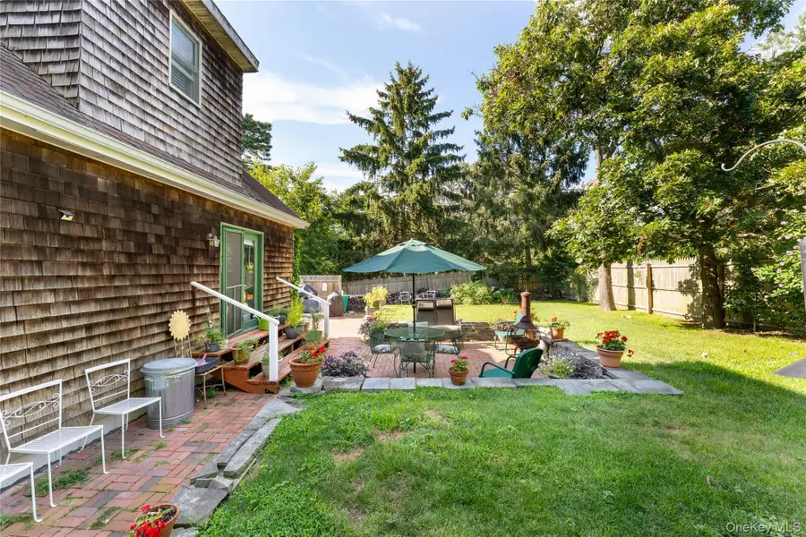 19 Washington Avenue E, Hampton Bays, NY 11946 - #3