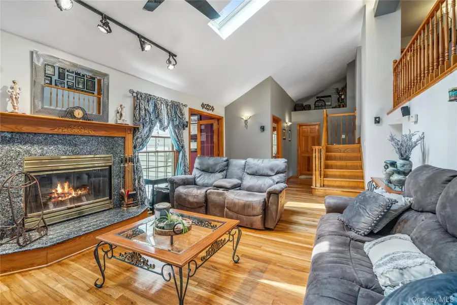36 Richmond Street, Islip, NY 11751 - #3