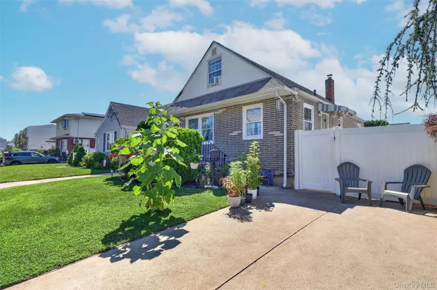1069 Phoebe Street, Franklin Square, NY 11010 - #2