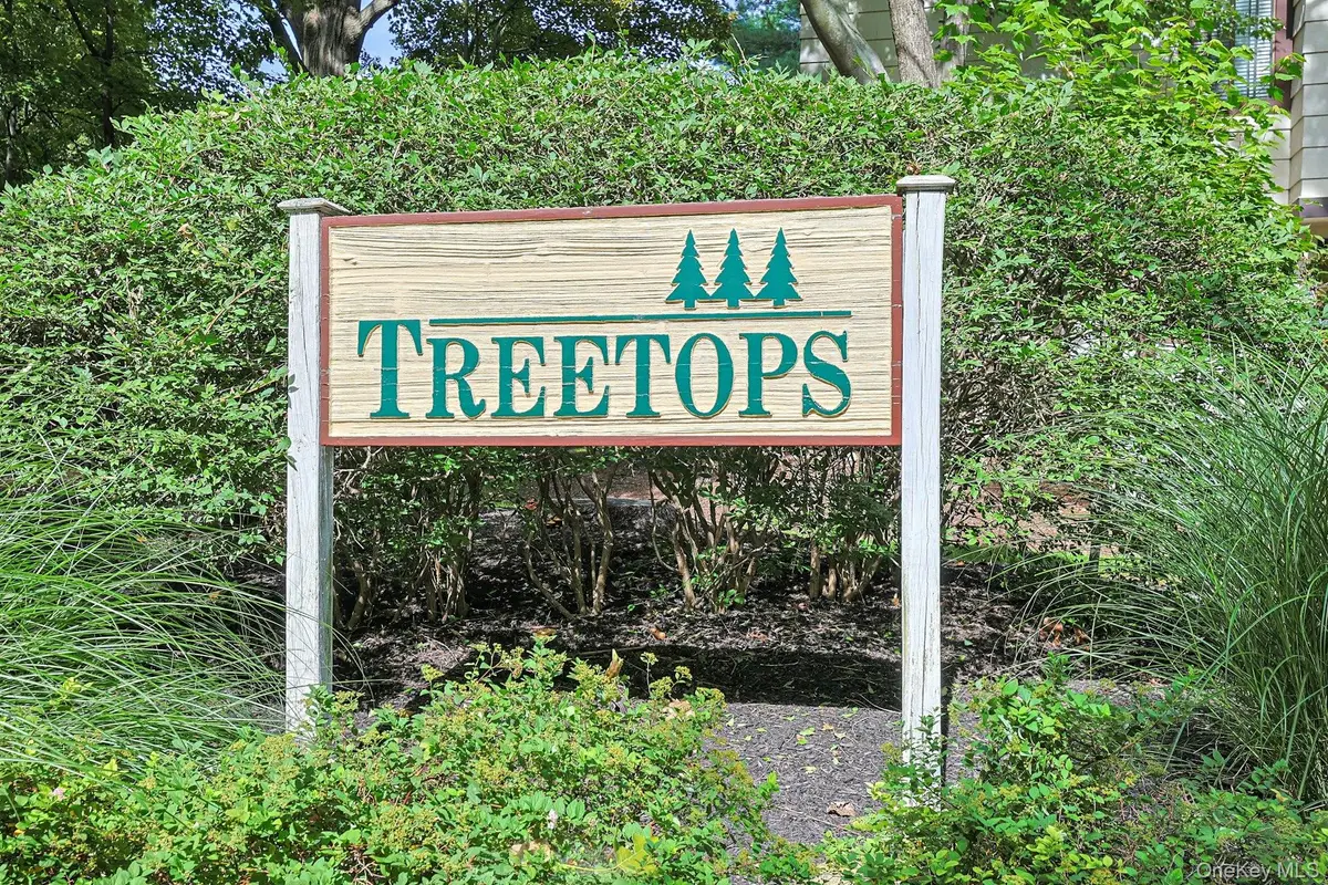 279 Treetop Circle, Nanuet, NY 10954 - #1