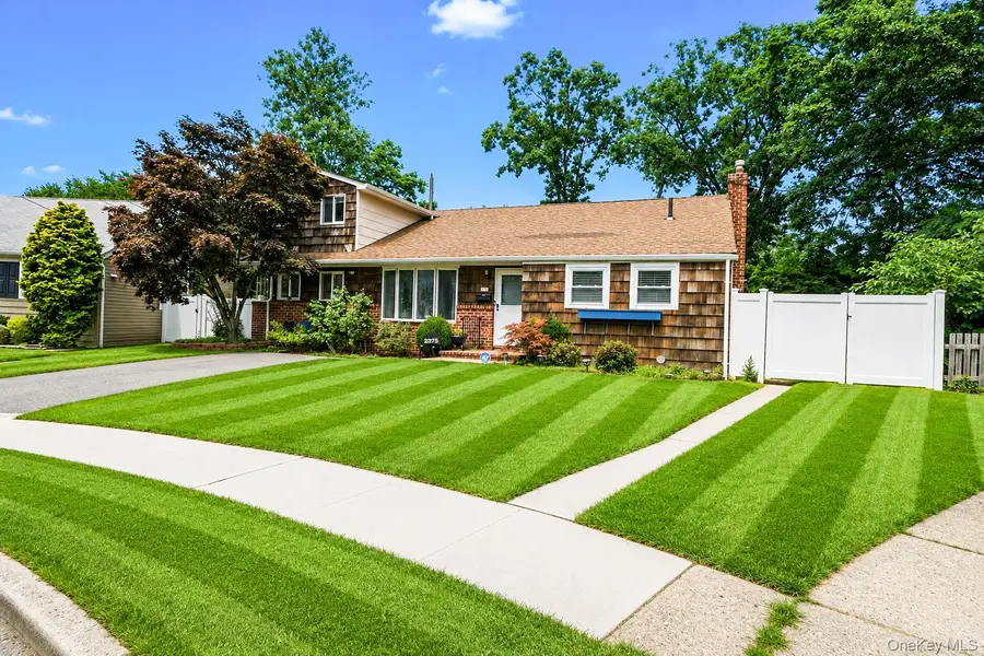 2275 Hynes Place, Bellmore, NY 11710 - #3