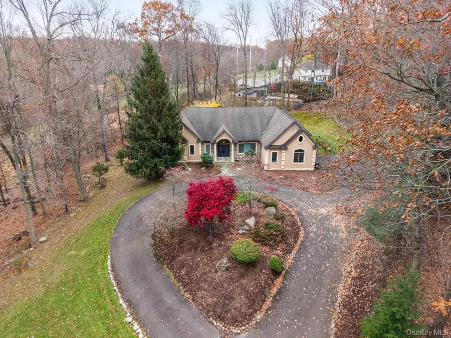 16 S De Baun Avenue, Airmont, NY 10901 - #3